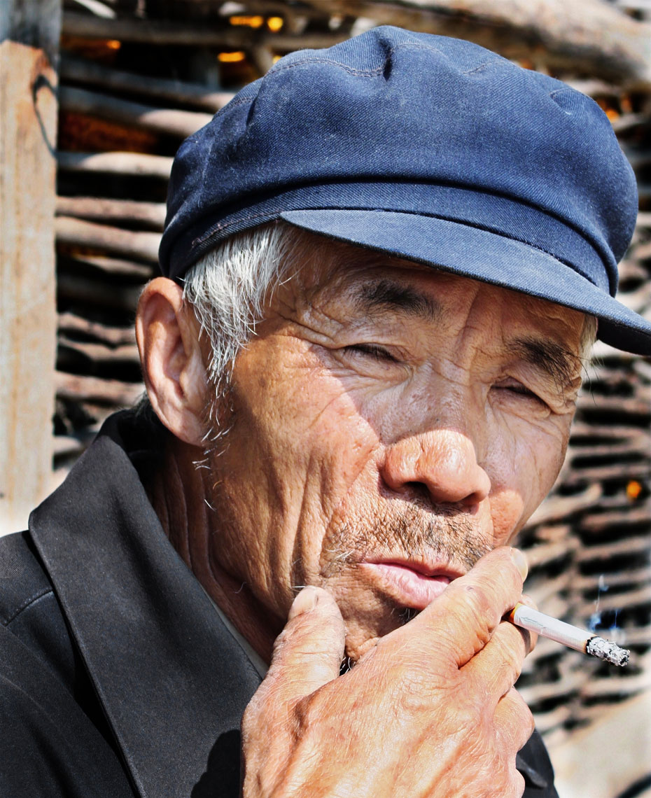 chinese-smoking-man.jpg