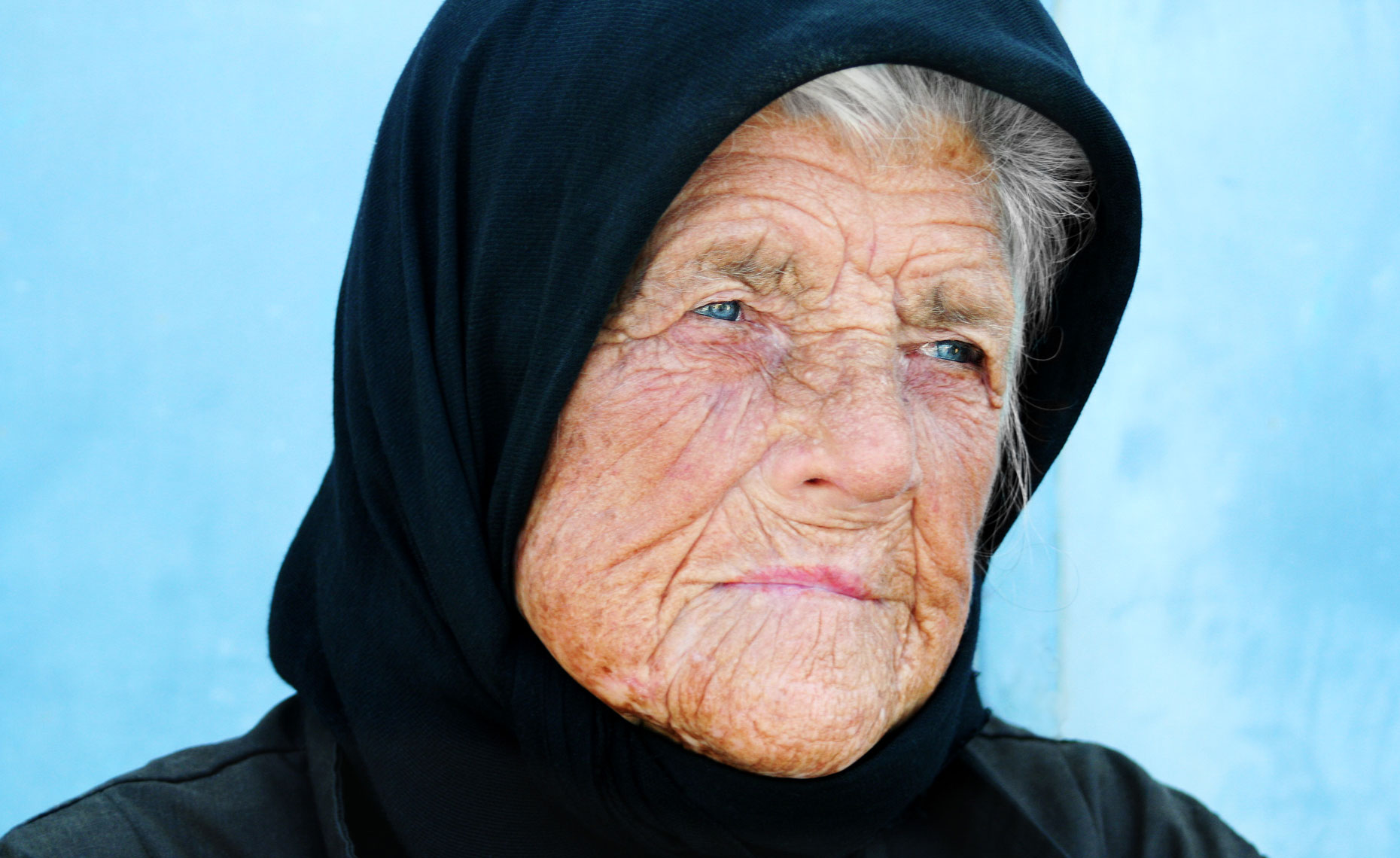 old-santorini-woman.jpg
